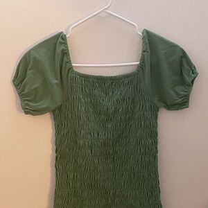 Green puff sleeve top